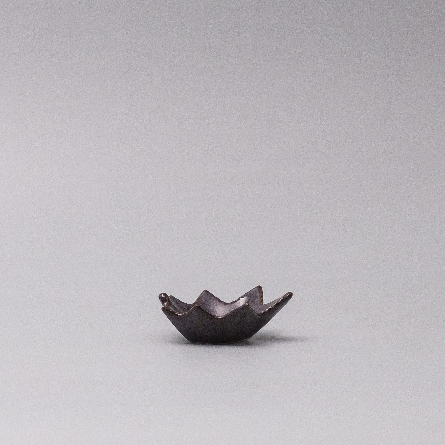 Sauce Dish Maple Leaf 6cm Rasin
